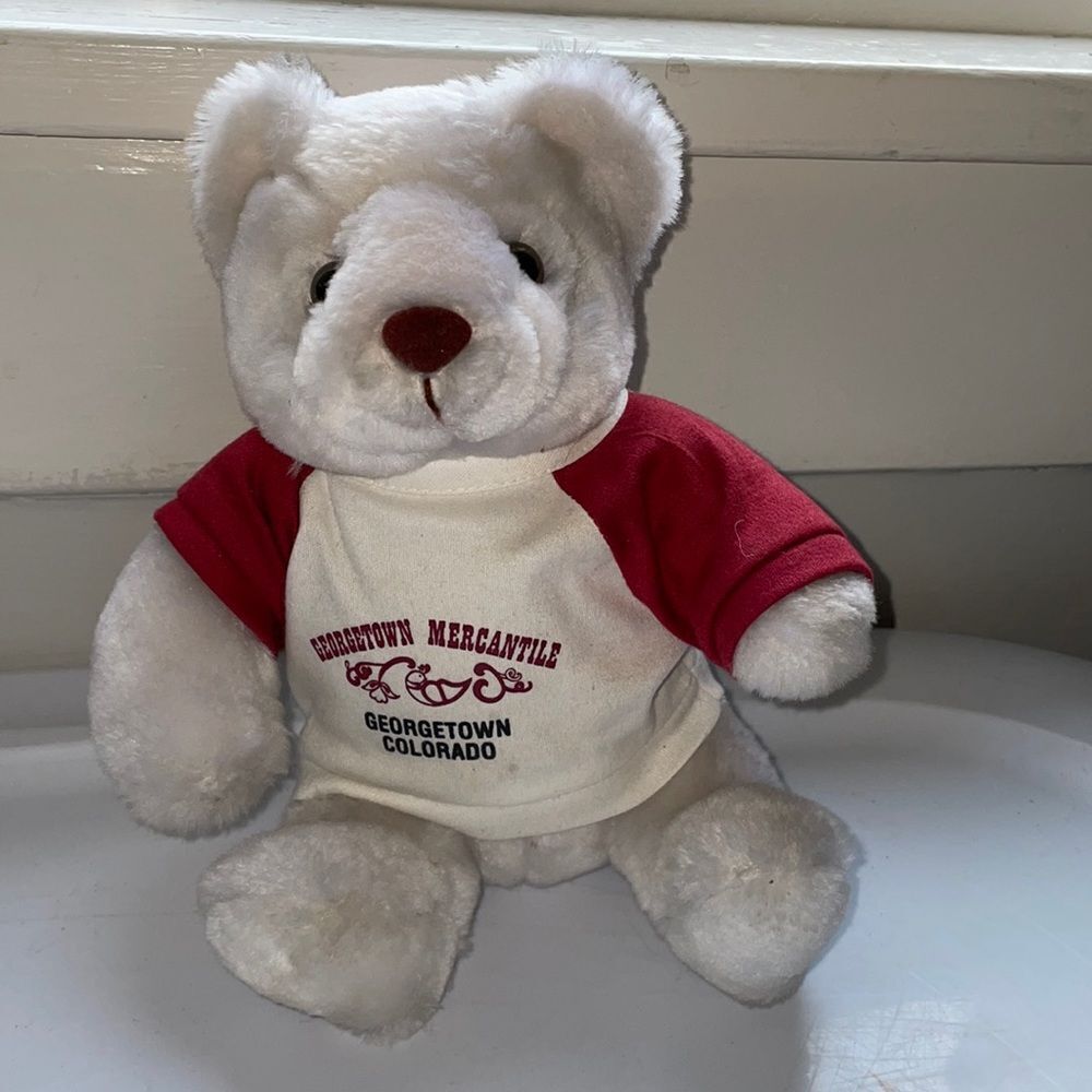 Vtg Russ small white‎ Teddy Bear with T-shirt advertising Georgetown Mercantile